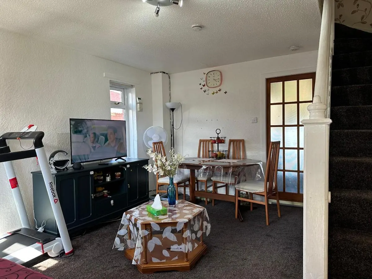 Apartment Peaceful Private Room With Free Parking And Wifi Edinburgh